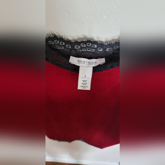 WHITE HOUSE BLACK MARKET VELVET TANK WITH LACE TRIM SIZE SMALL - Picture 7 of 9